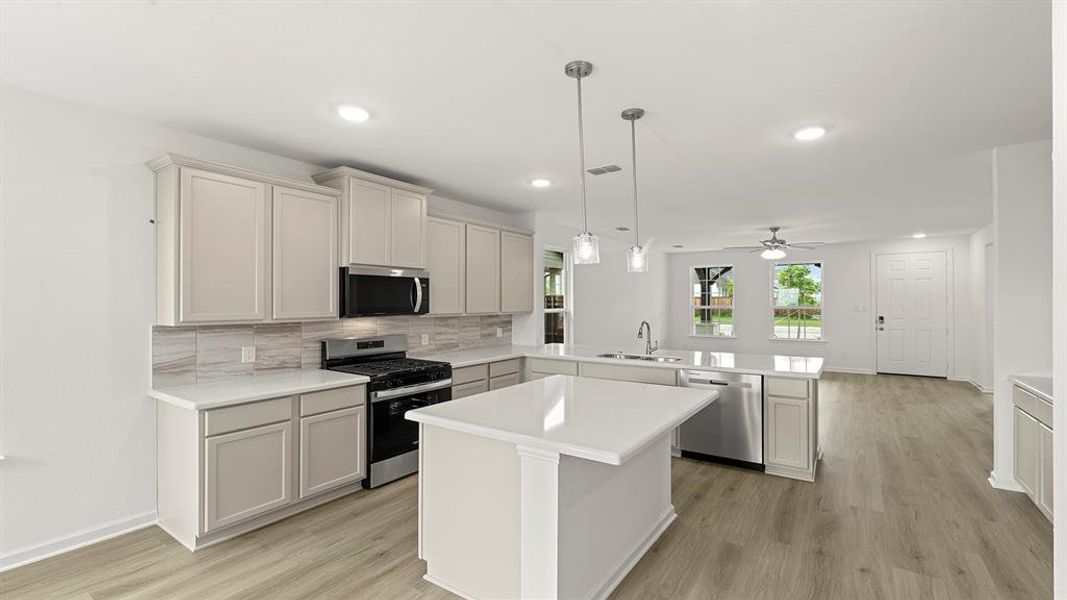 12. 3210 Summerland - Kitchen (3) 12. 3210 Summerland - Kitchen (3)