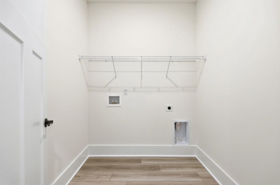 Spacious, unfurnished interior of a new home in Oak Hollow, Longs (Image 16).