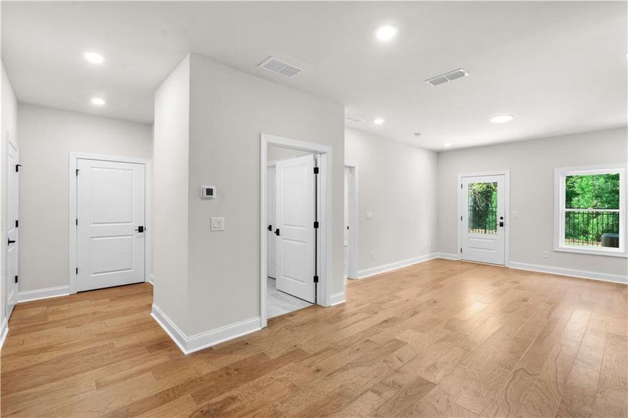 Spacious, unfurnished interior of a new home in Ward's Crossing Townhomes, Johns Creek (Image 39). Spacious, unfurnished interior of a new home in Ward's Crossing Townhomes, Johns Creek (Image 39).