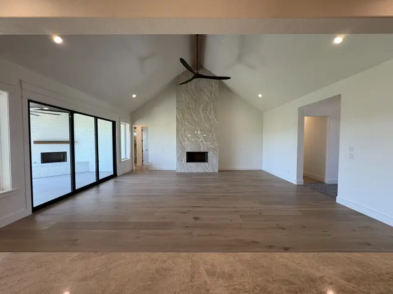 Spacious, unfurnished interior of a new home in Summit Ranch, Aledo (Image 11). Spacious, unfurnished interior of a new home in Summit Ranch, Aledo (Image 11).