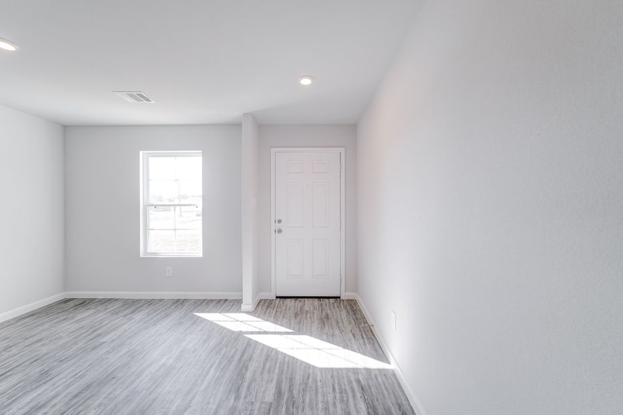 Representative unfurnished interior of a home built from the Adams by National HomeCorp in Lincolnton, Lincolnton (Image 21).