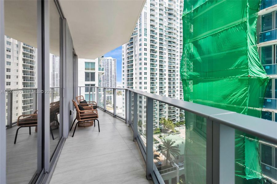 Condo located in Miami, FL showcasing its design and architecture (Image 28).