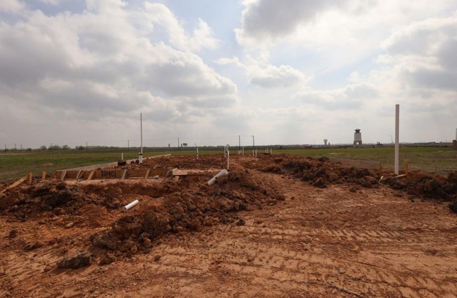 Every foundation at DWH is engineered and it’s inspected three times! We do not do “batch” testing. Rest easy knowing your foundation comes with a 10 year warranty. Every foundation at DWH is engineered and it’s inspected three times! We do not do “batch” testing. Rest easy knowing your foundation comes with a 10 year warranty.