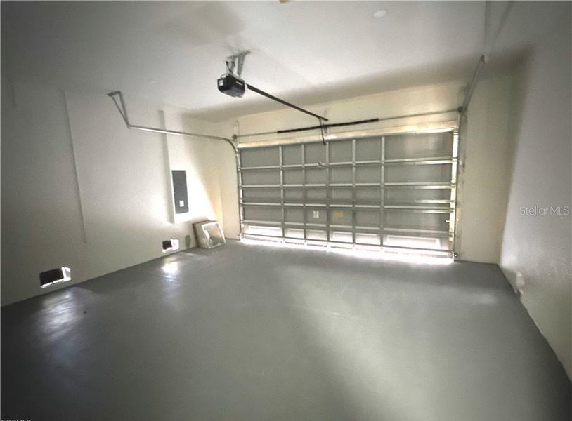 Spacious, unfurnished interior of a new home in , Cape Coral (Image 34). Spacious, unfurnished interior of a new home in , Cape Coral (Image 34).