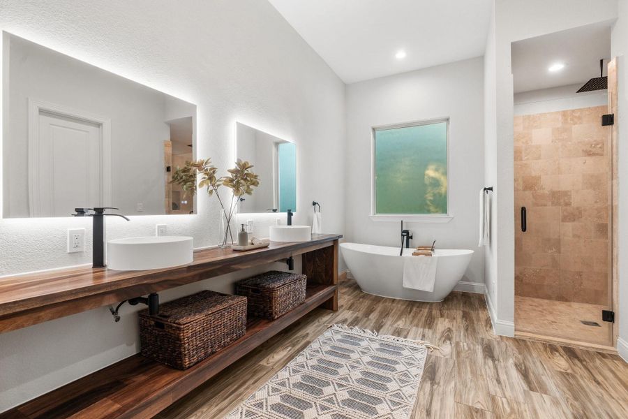 Furnished interior view inside a new home in , Tomball (Image 16). Furnished interior view inside a new home in , Tomball (Image 16).