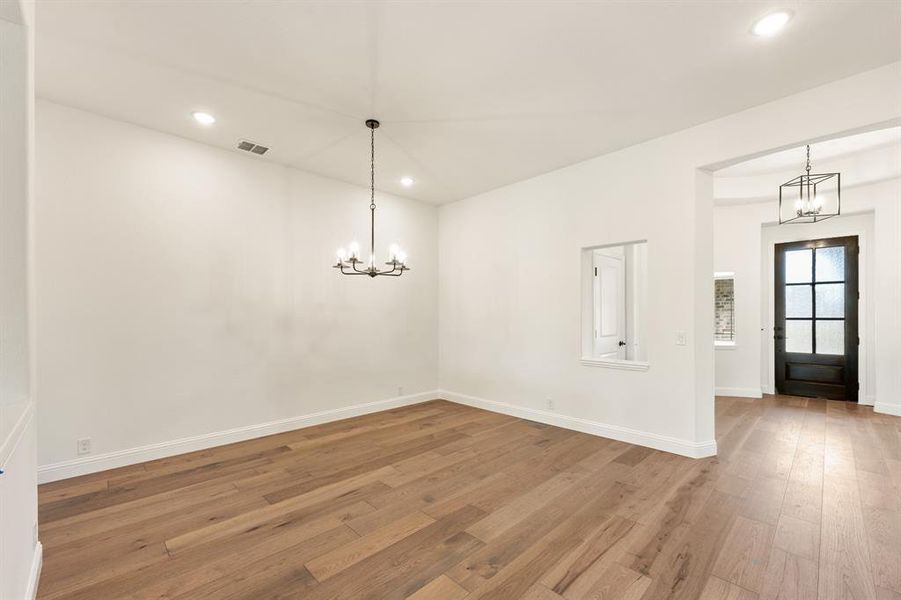 Spacious, unfurnished interior of a new home in Abe's Landing, Granbury (Image 34).