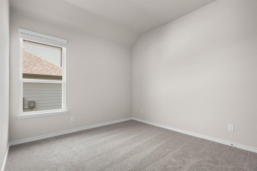 Spacious, unfurnished interior of a new home in Rocky Creek Crossing, Fort Worth (Image 16).