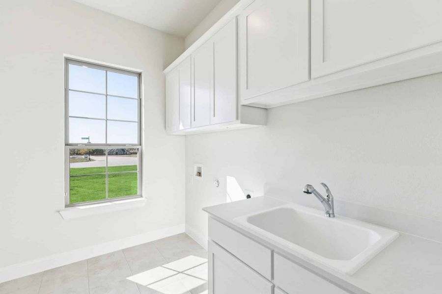 Furnished interior view inside a new home in Lakeway Estates, Waxahachie (Image 16). Furnished interior view inside a new home in Lakeway Estates, Waxahachie (Image 16).