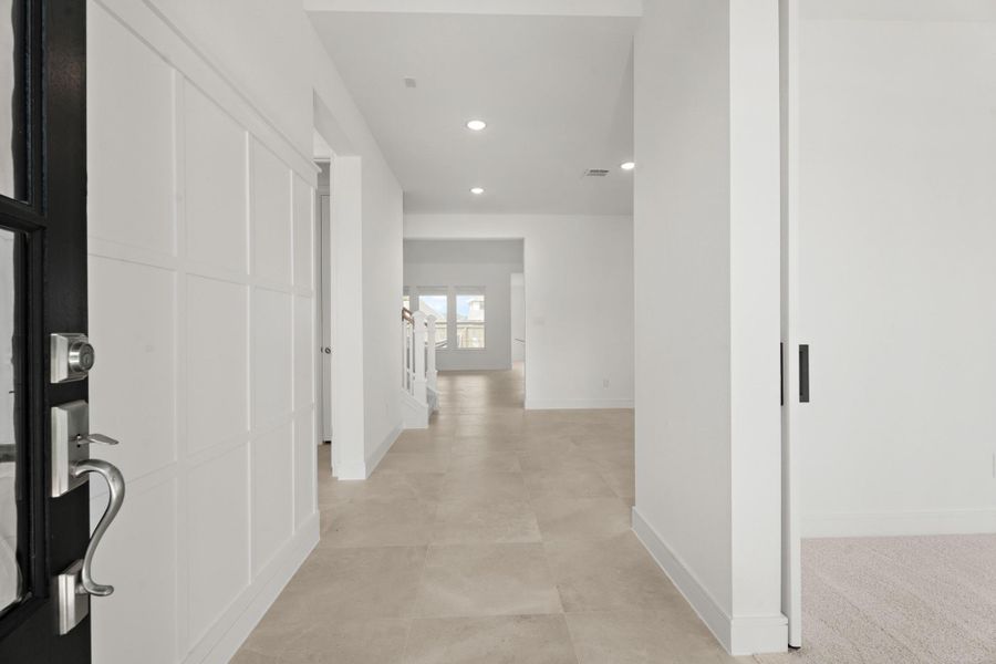 Welcoming foyer (*Photo not of actual home and used for illustration purposes only.)