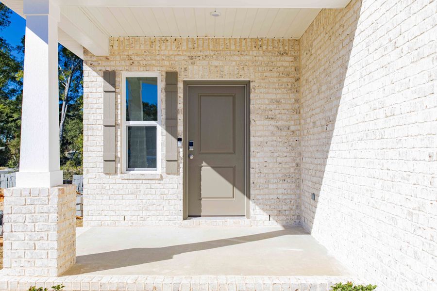 Exterior details and patio area of a home in Bellview Pointe, Pensacola (Image 4).
