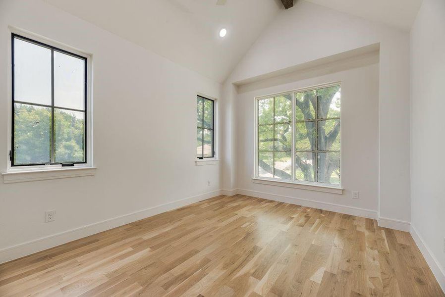 Spacious, unfurnished interior of a new home in , Dallas (Image 28).