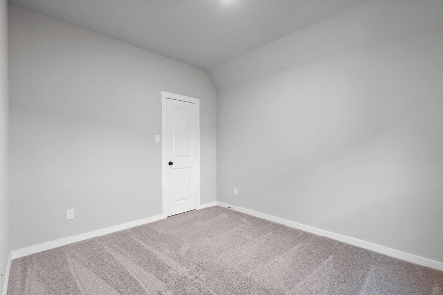 Spacious, unfurnished interior of a new home in Sienna 45', 50', Missouri City (Image 26). Spacious, unfurnished interior of a new home in Sienna 45', 50', Missouri City (Image 26).