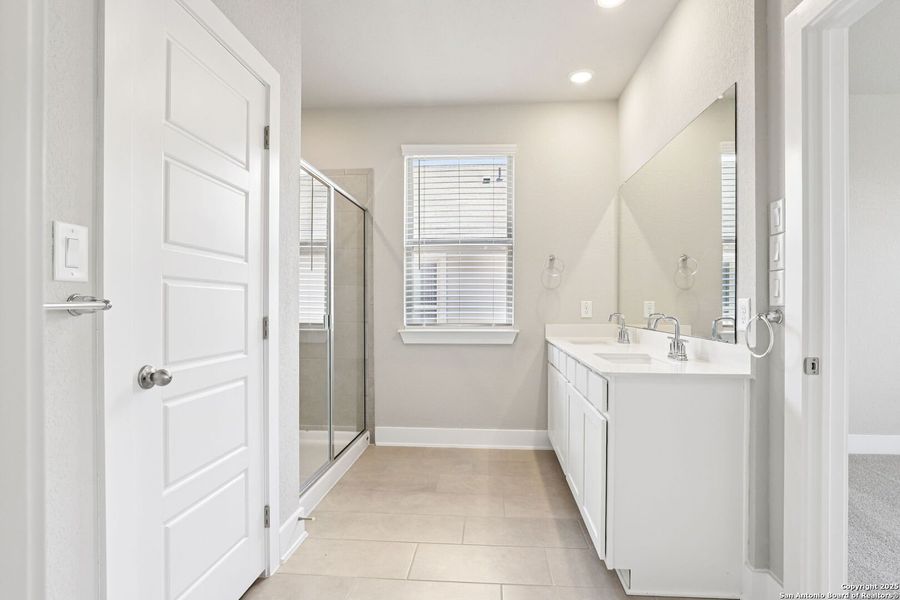 Furnished interior view inside a new home in Catalina, Converse (Image 13).