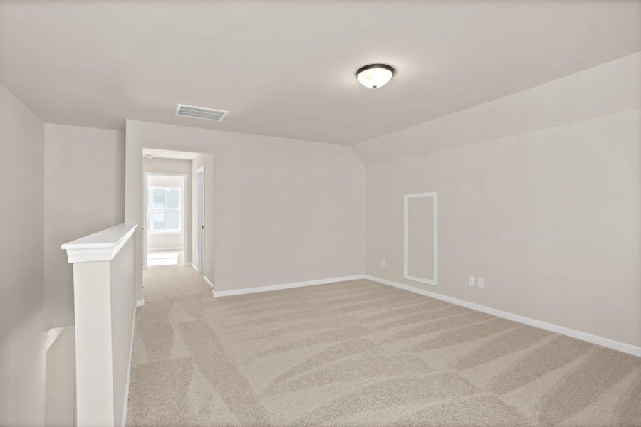 Spacious, unfurnished interior of a new home in Greenrich Mill, Simpsonville (Image 24).