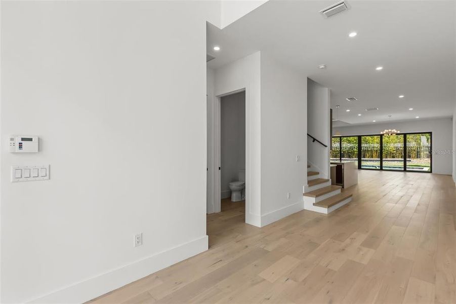 Spacious, unfurnished interior of a new home in , Winter Park (Image 20).