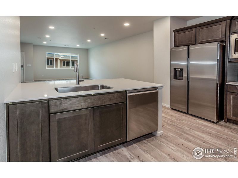 KITCHEN ISLAND