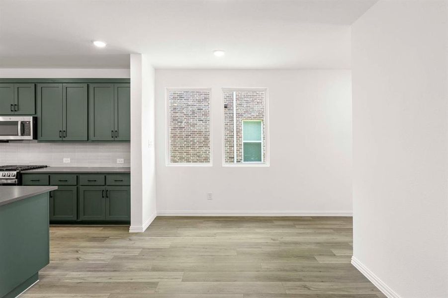 6_07. 14118 Gallatin - Dining