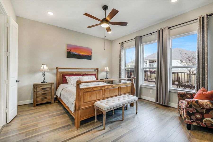 Furnished interior view inside a new home in Chambers Creek, Willis (Image 19).