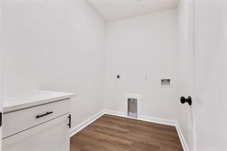 Spacious, unfurnished interior of a new home in , Payne Springs (Image 39). Spacious, unfurnished interior of a new home in , Payne Springs (Image 39).