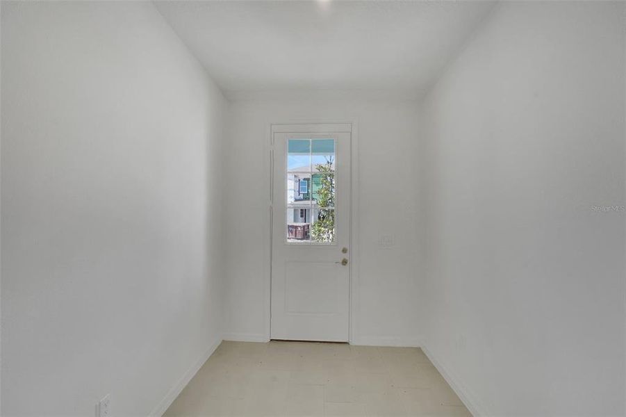 Spacious, unfurnished interior of a new home in Shores at Mirada, San Antonio (Image 15).