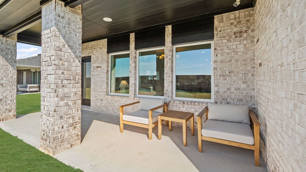 Representative exterior details of a home built from the Rosemont by D.R. Horton in Sunterra Lakes, Brookshire (Image 26).
