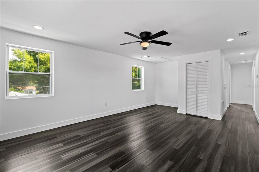 Spacious, unfurnished interior of a new home in , St. Petersburg (Image 56). Spacious, unfurnished interior of a new home in , St. Petersburg (Image 56).
