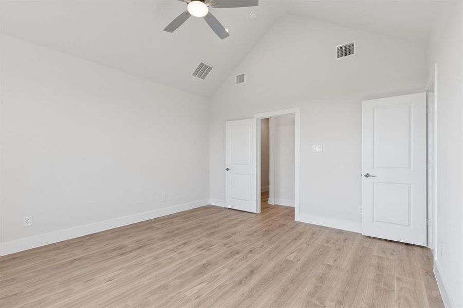 Spacious, unfurnished interior of a new home in Ellis Ranch Estates, Waxahachie (Image 28).