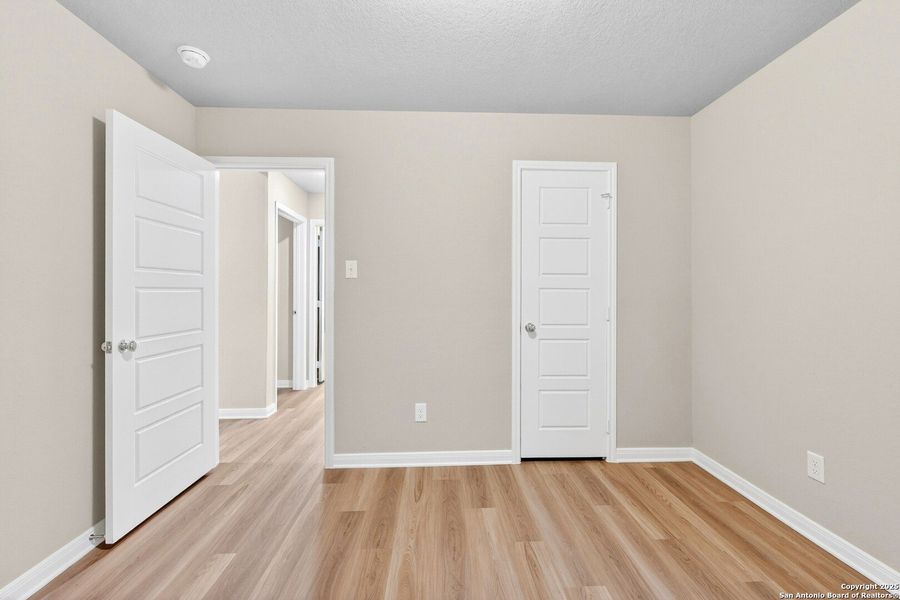 Spacious, unfurnished interior of a new home in Park Place, New Braunfels (Image 25).