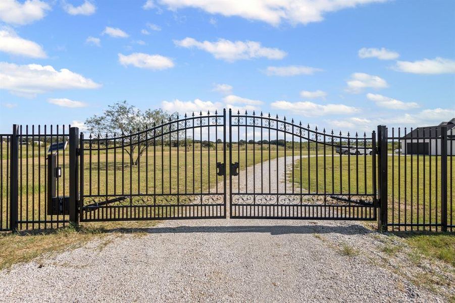 Community amenities in , Whitney (Image 29). Community amenities in , Whitney (Image 29).