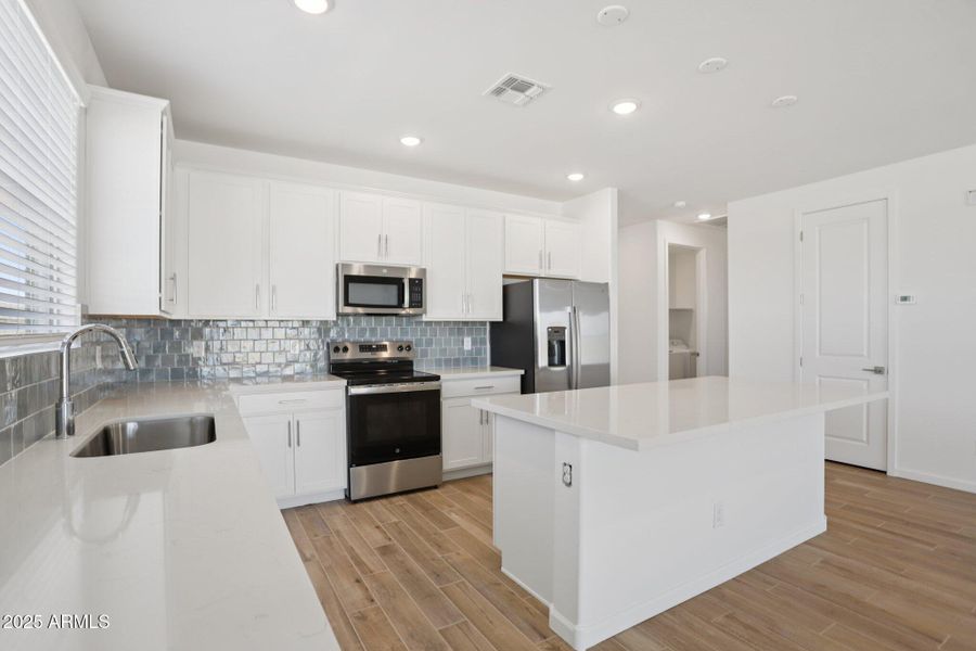 10-web-or-mls-W Camino de Oro-S2409-010