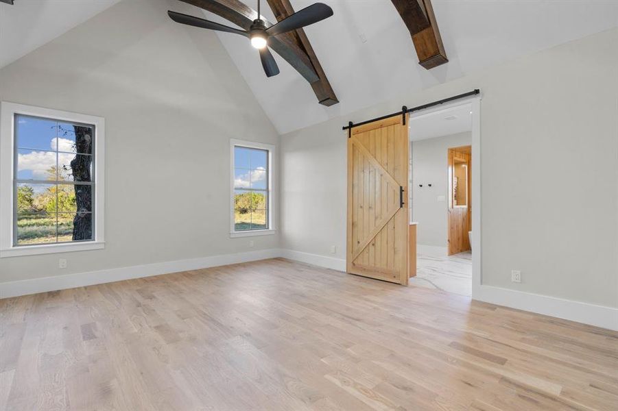 Spacious, unfurnished interior of a new home in , Weatherford (Image 17).