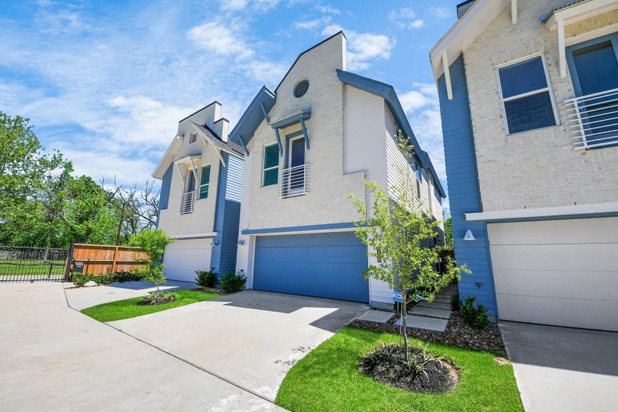 Front exterior of a new home in , Houston, TX, highlighting curb appeal (Image 25). Front exterior of a new home in , Houston, TX, highlighting curb appeal (Image 25).