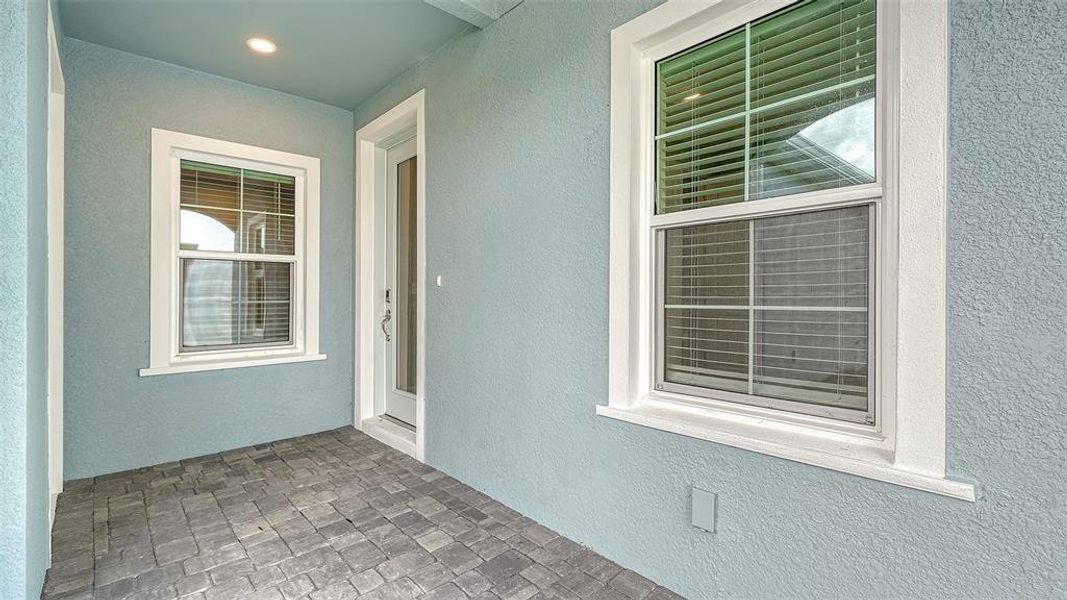 Exterior details and patio area of a home in Windward, Lakewood Ranch (Image 3).