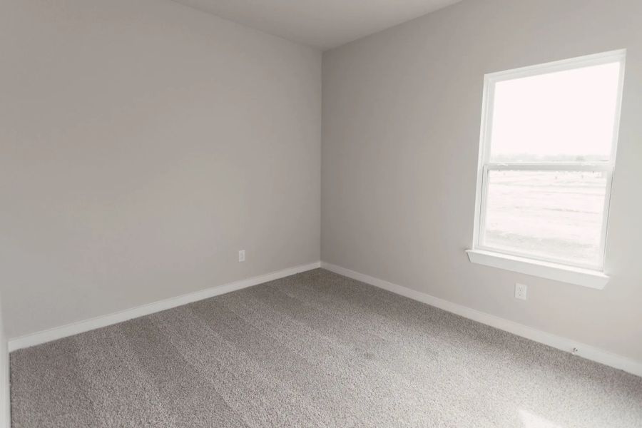 Representative unfurnished interior of a home built from the Hudson by Stonehollow Homes in Heritage Grove, Blue Ridge (Image 17).