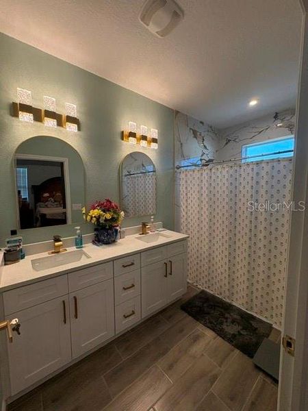 Furnished interior view inside a new home in , Lake Wales (Image 5).