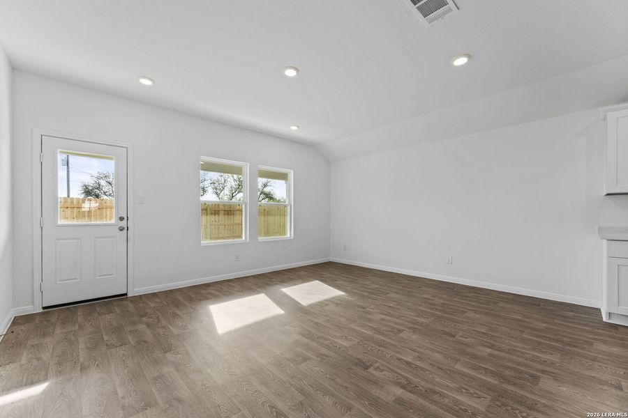 Spacious, unfurnished interior of a new home in Paramount, Kyle (Image 18).