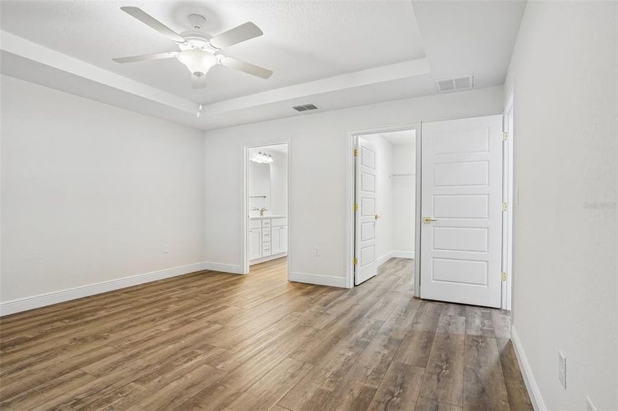 Spacious, unfurnished interior of a new home in , Ocala (Image 32).