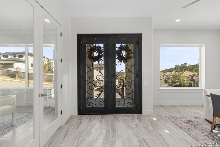 Spacious, unfurnished interior of a new home in , San Antonio (Image 44).