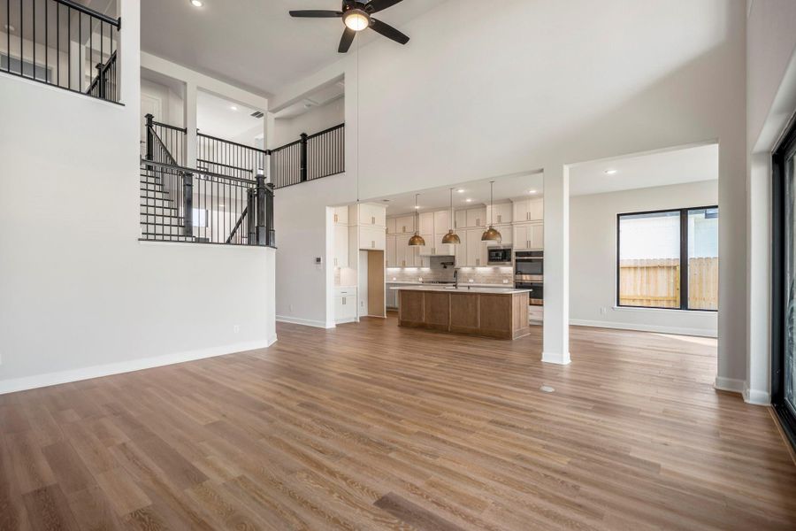 Spacious, unfurnished interior of a new home in Jordan Ranch 70' Lots, Fulshear (Image 16). Spacious, unfurnished interior of a new home in Jordan Ranch 70' Lots, Fulshear (Image 16).