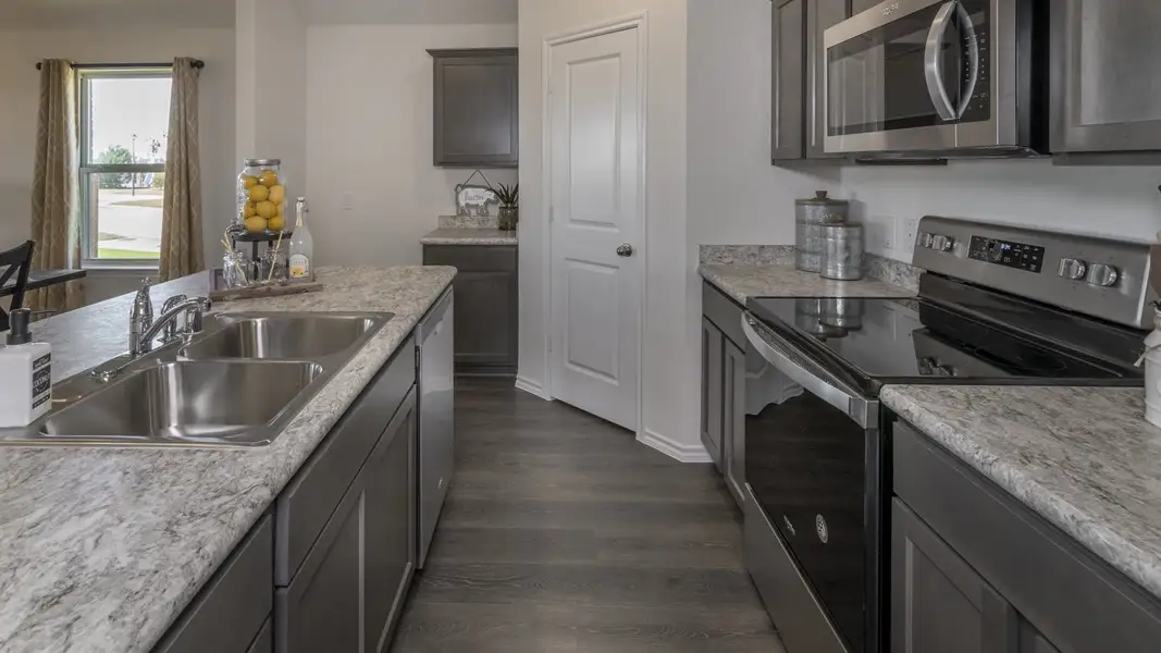 Furnished interior view inside a new home in The Reserve at Timber Creek, Lindale (Image 17). Furnished interior view inside a new home in The Reserve at Timber Creek, Lindale (Image 17).