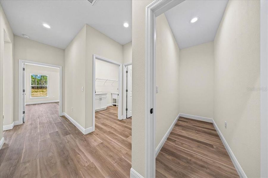 Spacious, unfurnished interior of a new home in , Ocala (Image 51).