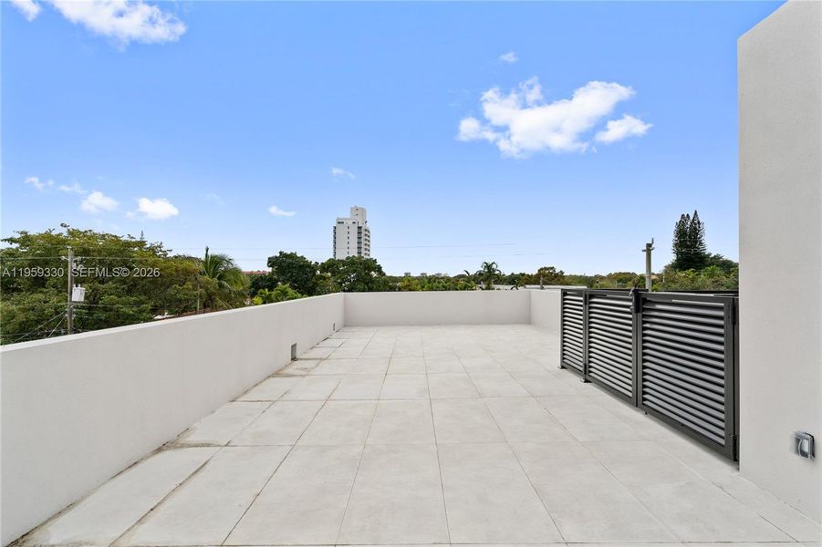Exterior details and patio area of a home in , Miami (Image 34).