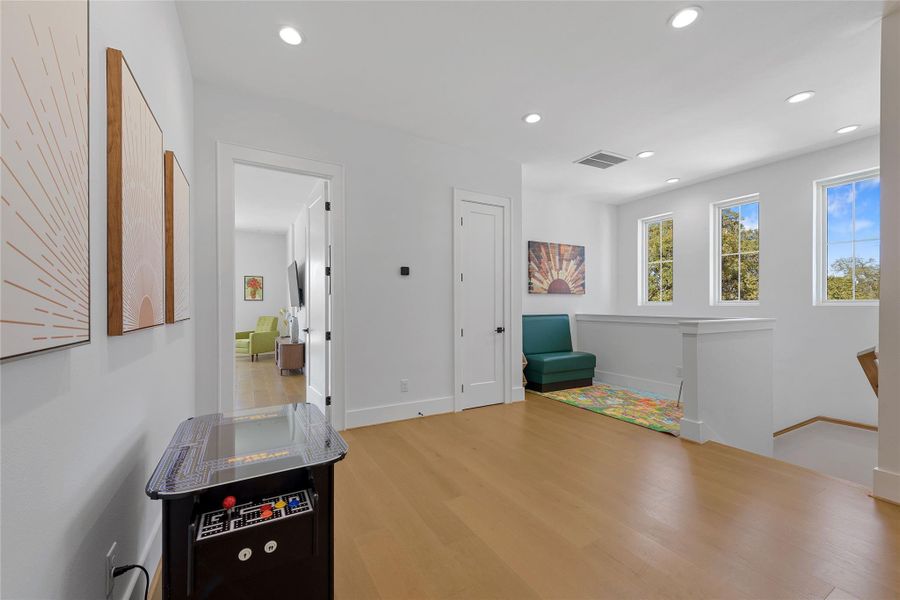 Furnished interior view inside a new home in , Canyon Lake (Image 12).