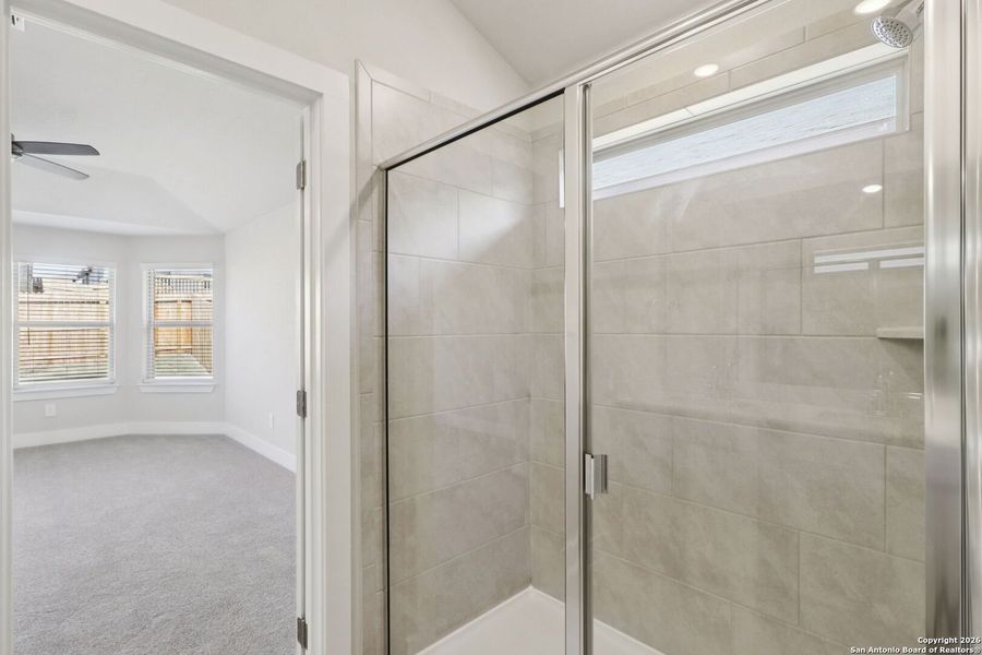 Image 35 of a home in Lark Canyon.