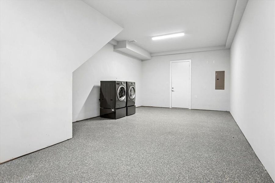 Spacious, unfurnished interior of a new home in Trinity Bluff, Dallas (Image 14).