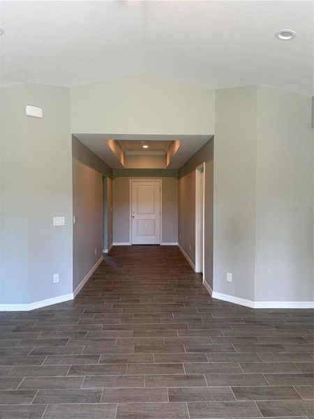 Spacious, unfurnished interior of a new home in , Rotonda West (Image 5).