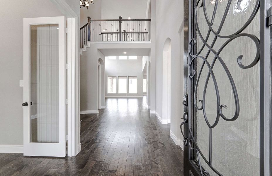 Representative unfurnished interior of a home built from the 3799 by Ravenna Homes in Artavia 70′, Conroe (Image 21).