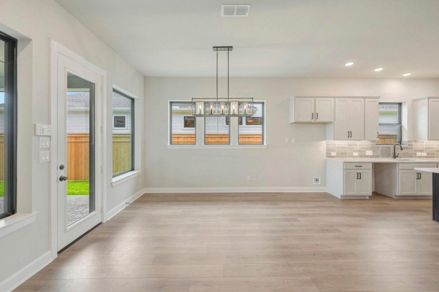 Spacious, unfurnished interior of a new home in Sienna - Landmark Row Collection, Missouri City (Image 30). Spacious, unfurnished interior of a new home in Sienna - Landmark Row Collection, Missouri City (Image 30).