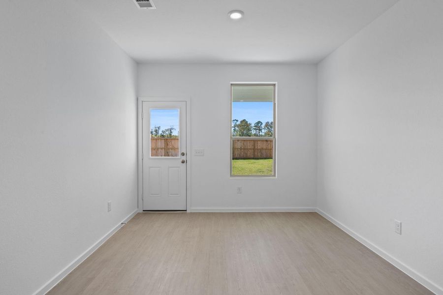 Spacious, unfurnished interior of a new home in Crosby Farms, Crosby (Image 8).