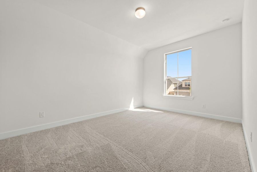 Spacious, unfurnished interior of a new home in Cross Creek West - 55', Fulshear (Image 10). Spacious, unfurnished interior of a new home in Cross Creek West - 55', Fulshear (Image 10).